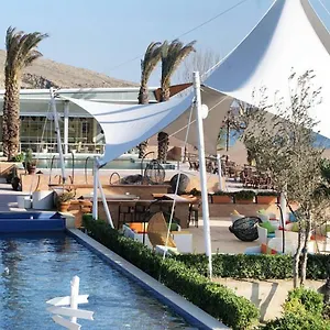 The Crescent Resort Bakú